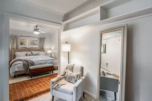 3 bedrooms, desk, free WiFi, bed sheets