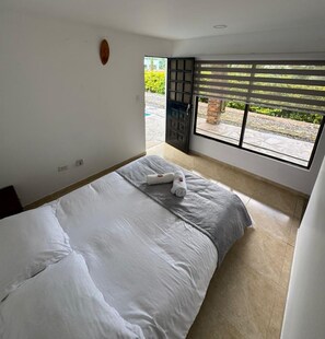 Room - Private swimming pool, BBQ area, 5 min from the city center, Incredible views (Pacho)