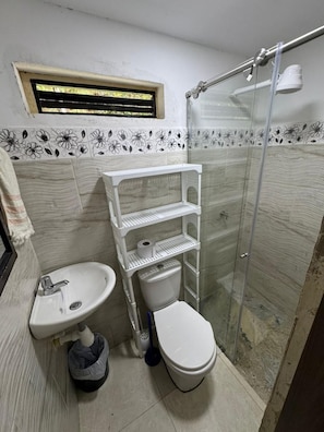 Towels, soap, toilet paper - Private swimming pool, BBQ area, 5 min from the city center, Incredible views (Pacho)