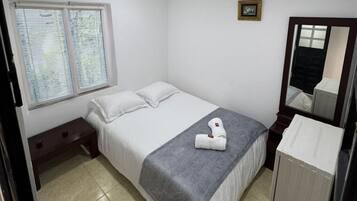Iron/ironing board, WiFi, bed sheets