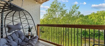 Creekside Couples Retreat • Walk to Branson Landing