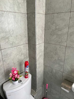 Bathroom - Cozy Studio Apartment In Roysambu (Nairobi)