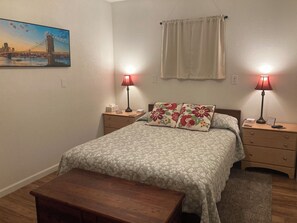 2 bedrooms, iron/ironing board, WiFi, bed sheets - Adorable Private 2-bedroom Casita with AC in charming Auburn (Auburn)