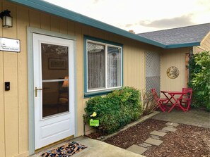 Exterior detail - Adorable Private 2-bedroom Casita with AC in charming Auburn (Auburn)