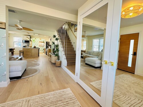 Sandy Buns Bungalow Beach House Escape