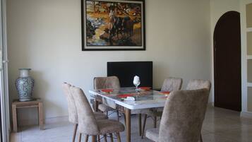 Villa Luxe, patio, vue jardin | Restauration