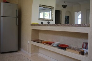 Villa de lujo, patio, vista al jardín | Interior