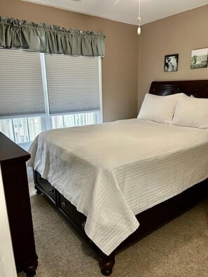 Room - Family Beach Getaway – Walk to Beach, Boardwalk & Enjoy Coastal Comfort (Ocean City)