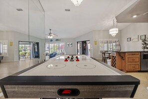 Games room - Palm Harbor Family Retreat, 2 Kayaks, Air Hockey, Foos Ball, Fishing, Boat Lift (Palm Harbor)