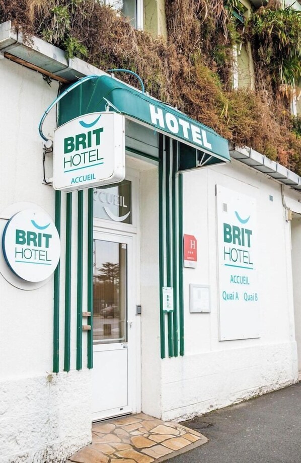 Exterior detail - Brit Hotel Guingamp - L'armor (Guingamp)
