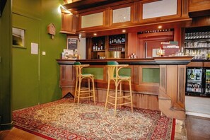 Bar (on property) - Brit Hotel Guingamp - L'armor (Guingamp)