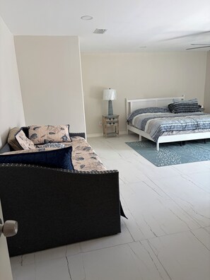 3 dormitorios, tabla de planchar con plancha, wifi gratis y ropa de cama