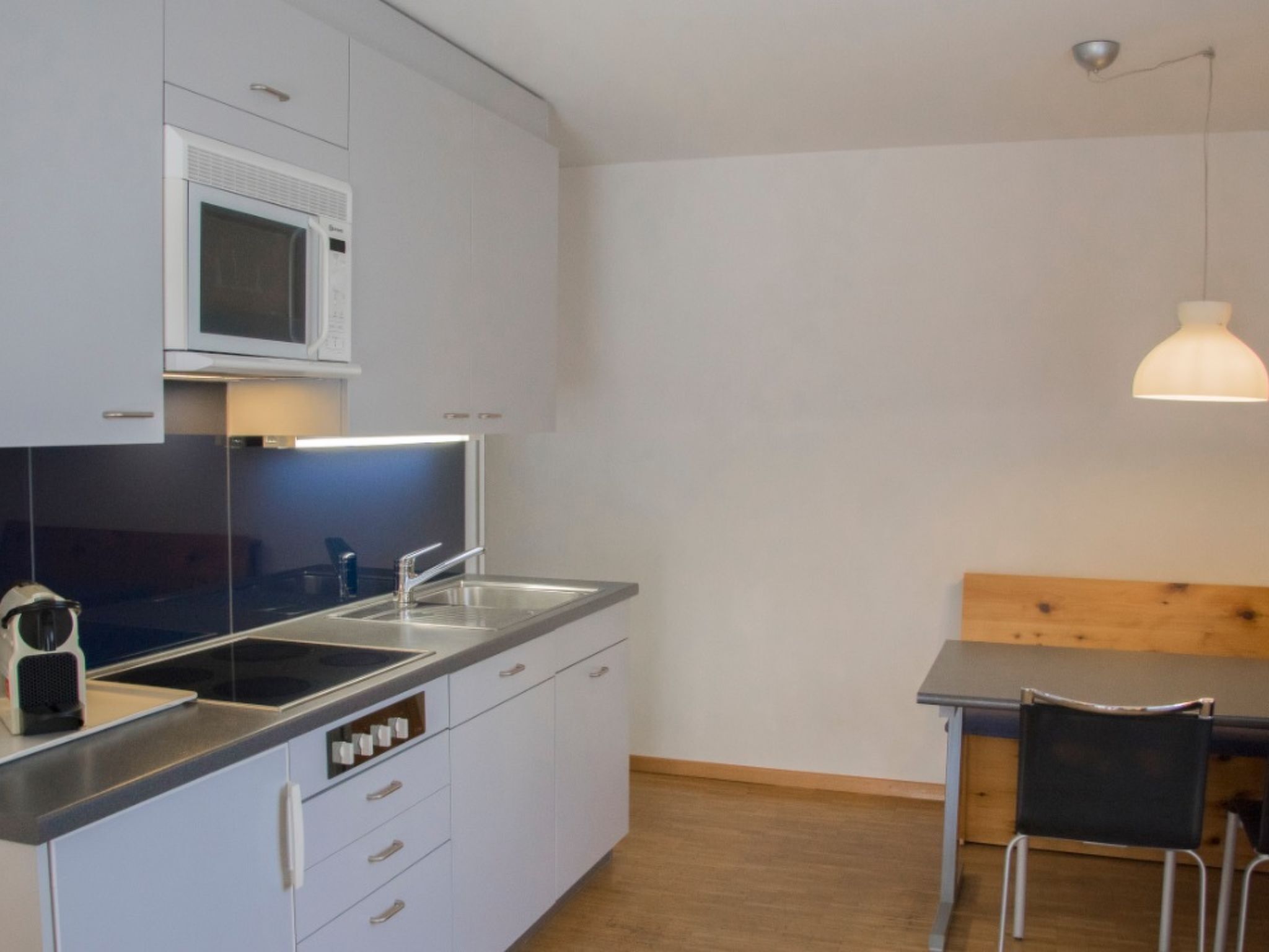 Fridge, microwave, dishwasher, cookware/dishes/utensils