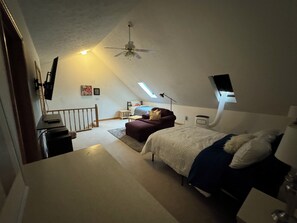 Een strijkplank/strijkijzer, wifi, beddengoed