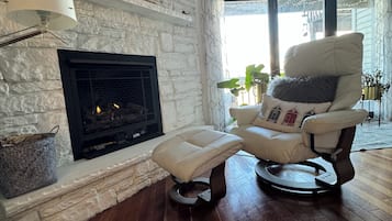 Smart TV, fireplace, books