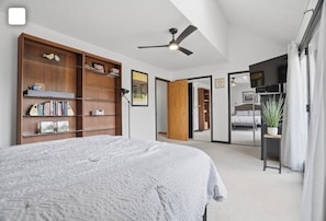 4 bedrooms, desk, iron/ironing board, free WiFi