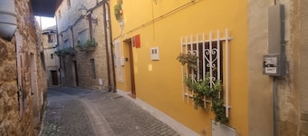 Beautiful house located in the heart of the middle zone of Navarra.