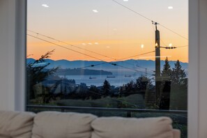 Interior - Panoramic Ocean & Mountain Views (North Vancouver)