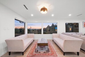 Interior - Panoramic Ocean & Mountain Views (North Vancouver)