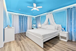 Iron/ironing board, Internet, bed sheets - 4BR Disney Area Home and Resort, Themed Rooms, Arcade Games, Gym and Pool. (Davenport)