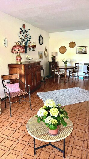 Interior - Quiet 2-room apartment with pool, a stone's throw from the hustle and bustle of the Tropez area (Saint-Tropez)