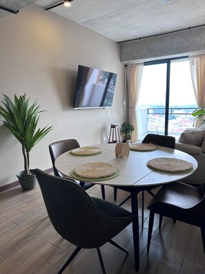 Dining - Modern loft, excellent location and total comfort (Ciudad de Guatemala)