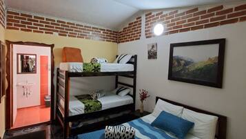6 habitaciones, wifi y ropa de cama