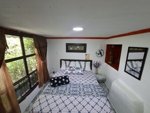6 bedrooms, WiFi, bed sheets