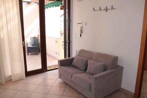 TV - Holiday apartment with terrace (Lazise)