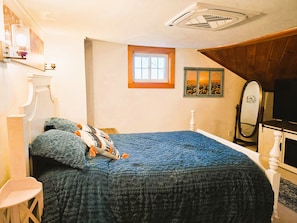3 habitaciones, escritorio, tabla de planchar con plancha y wifi gratis
