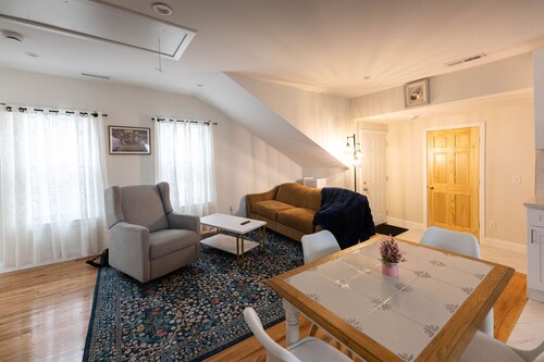 Comfortable 3BR/2BA Near Old Greenwich & Stamford