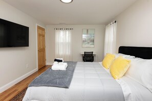 3 bedrooms, iron/ironing board, free WiFi, bed sheets