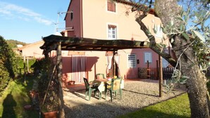 Unclassified image, 3 of 11, button - Casa Daniel by Interhome (Lucca)
