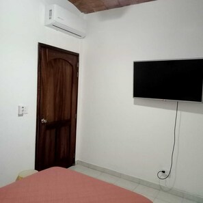 2 bedrooms, WiFi, bed sheets - Hidden house, located in the heart of the Romantic Zone of Puerto Vallarta. (Puerto Vallarta)