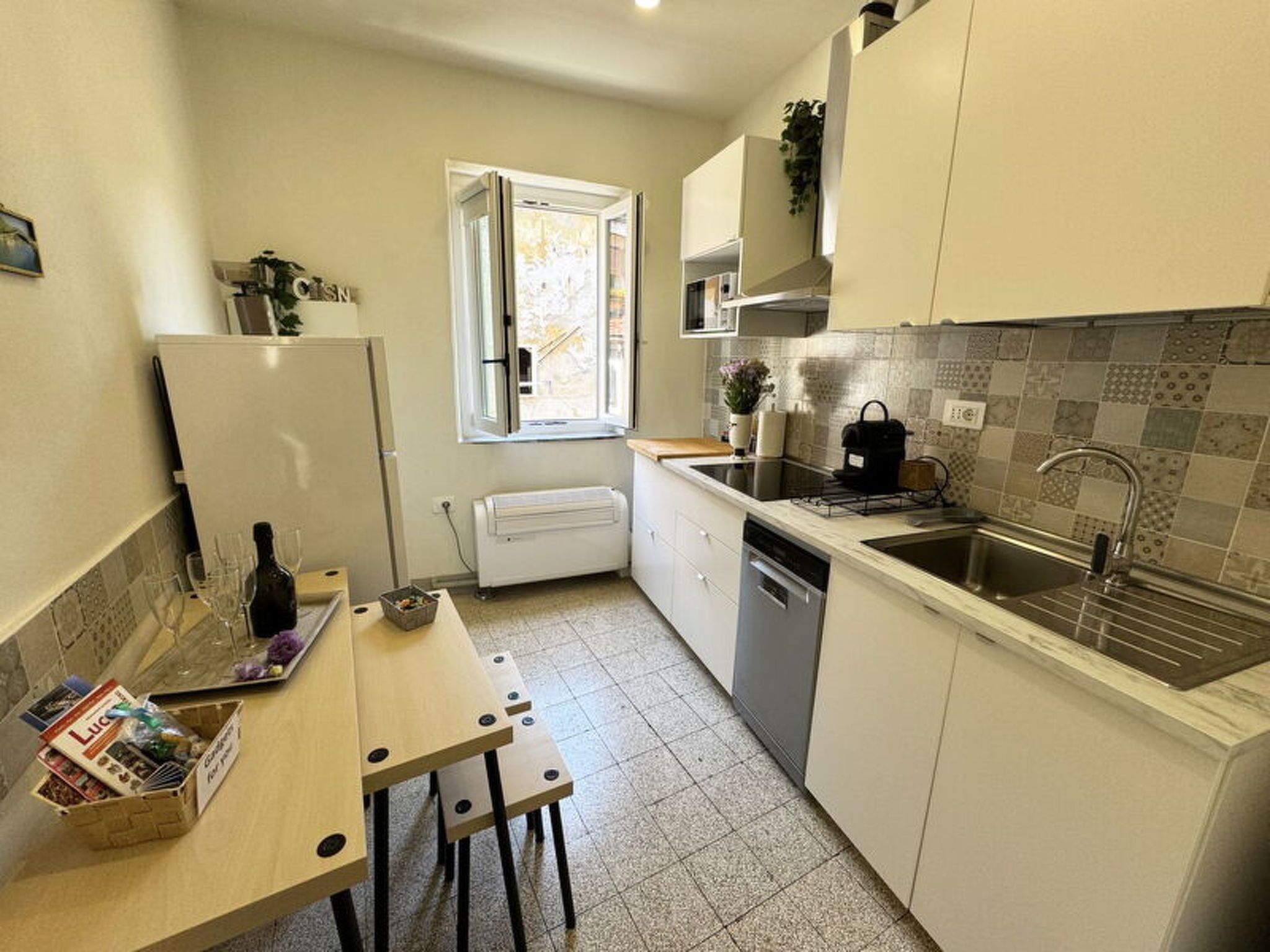 Fridge, microwave, dishwasher, cookware/dishes/utensils