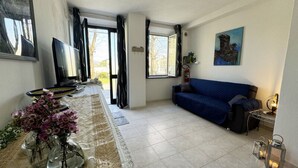 TV - Il Volo Del Nibbio by Interhome (Vecchiano)