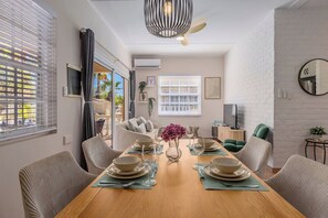 Dining - Cozy Peaceful 3BR2BA Getaway ~ Close2Beach ~ Pool (Noord)