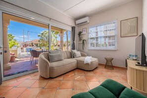 Smart TV - Cozy Peaceful 3BR2BA Getaway ~ Close2Beach ~ Pool (Noord)
