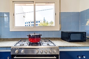 Fridge, microwave, oven, dishwasher - 110 Port de la Selva - House close to the beach (Port De La Selva, El)