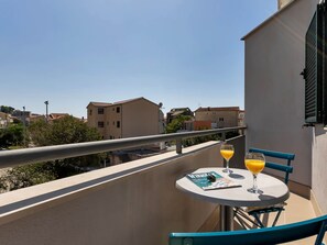 Outdoor dining - Wohnung Stadt A1 by Interhome (Tučepi)