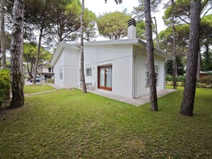 Exterior - Ferienvilla Beethoven by Interhome (Lignano Pineta)