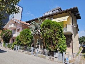 Unclassified image, 2 of 17, button - Lucrezia - Lignano Sabbiadoro by Interhome (Lignano Pineta)