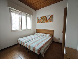Bedroom - Ferienvilla Genny 1 by Interhome (Lignano Pineta)