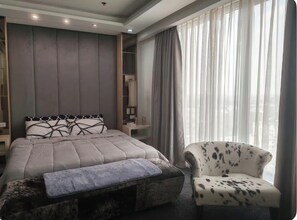 Luxury Suite, 2 Bedrooms, Mountain View | In-room safe, blackout curtains, iron/ironing board, free WiFi - the penthouse hotel and residences (Angeles)