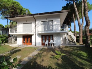 Unclassified image, 2 of 16, button - Villa Marisa 3 by Interhome (Lignano Pineta)