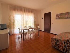 Unclassified image, 5 of 16, button - Villa Marisa 3 by Interhome (Lignano Pineta)
