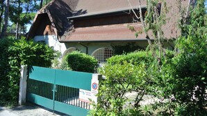 Exterior - Villa Cà del Portegheto 3 by Interhome (Lignano Pineta)