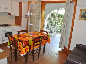Private kitchen - Villa Cà del Portegheto 1 by Interhome (Lignano Pineta)