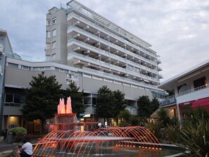 Unclassified image, 5 of 16, button - 'Central Palace 24 by Interhome (Lignano Pineta)