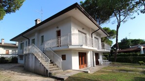 Exterior - Villa Marisa by Interhome (Lignano Pineta)